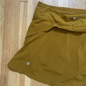 Play off the court lulu lemon skort in green